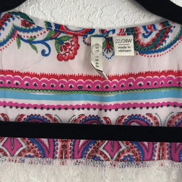 ❗️SOLD❗️Cato Pink and Purple Paisley Lace Accent Kimono - Picture 2 of 5